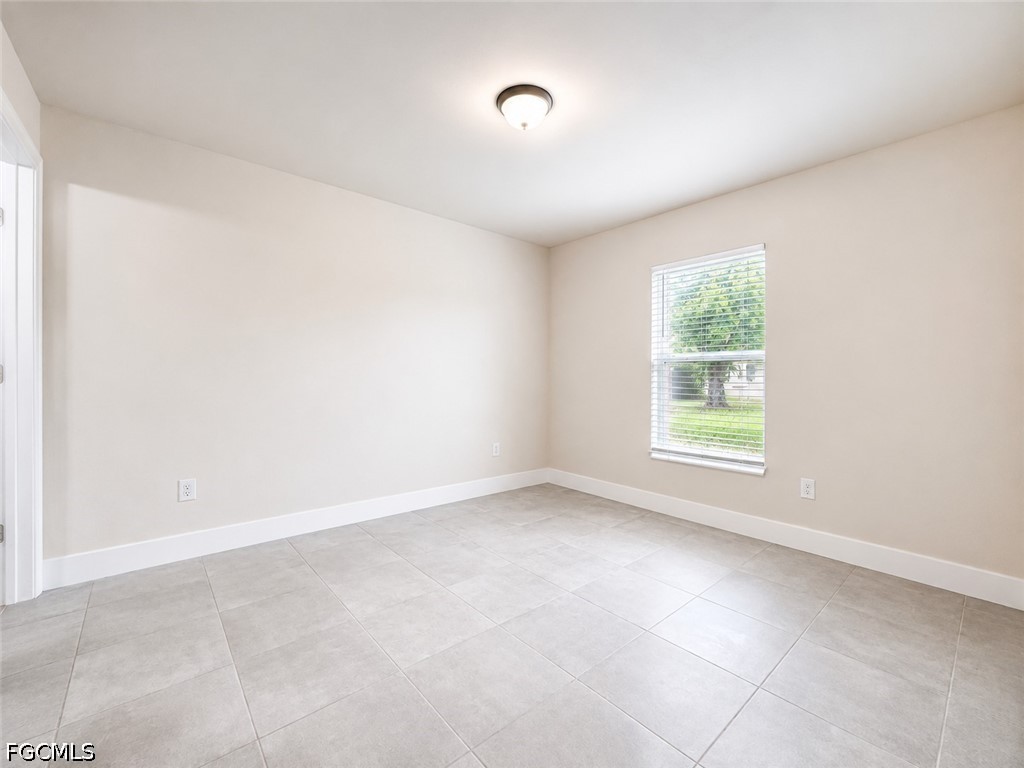 1631 SW 1st Avenue Cape Coral FL 33991 2026028841 image5