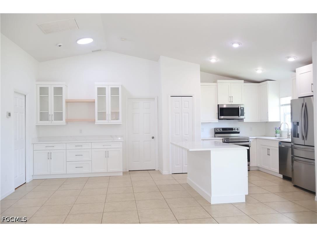1632 SW 18th Street Cape Coral FL 33991 2026018006 image8
