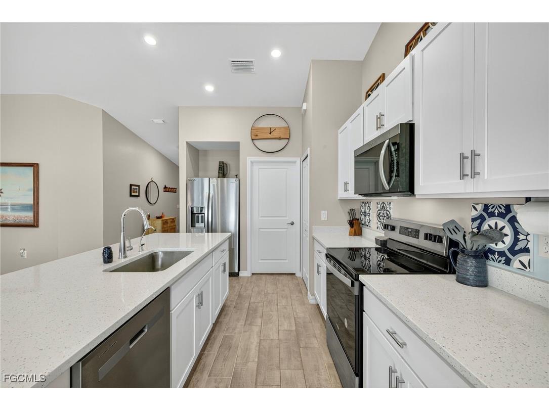 1632 SW 28th Terrace Cape Coral FL 33914 2025014536 image5