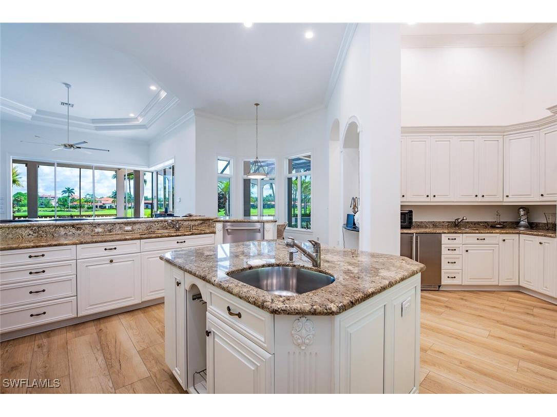 1633 Chinaberry Way Naples FL 34105 225064027 image10