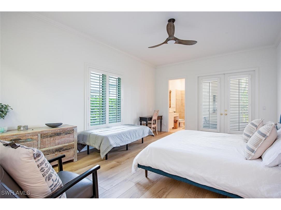 1633 Chinaberry Way Naples FL 34105 225064027 image21