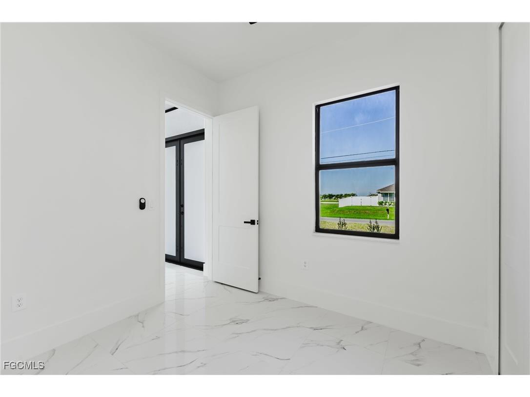 1633 NW 31st Place Cape Coral FL 33993 2025023286 image4