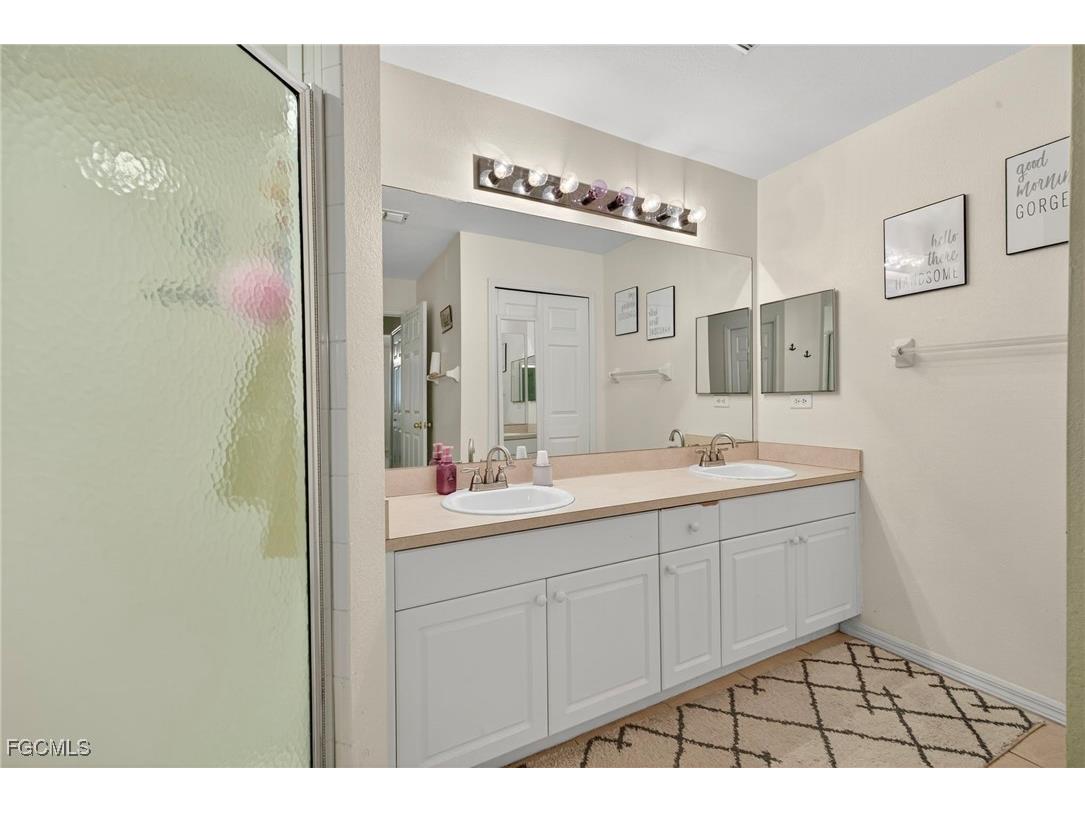 1633 NW 37th Place Cape Coral FL 33993 2025016461 image21