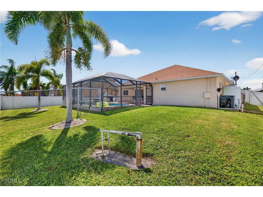1633 NW 37th Place Cape Coral FL 33993 2025016461 image27