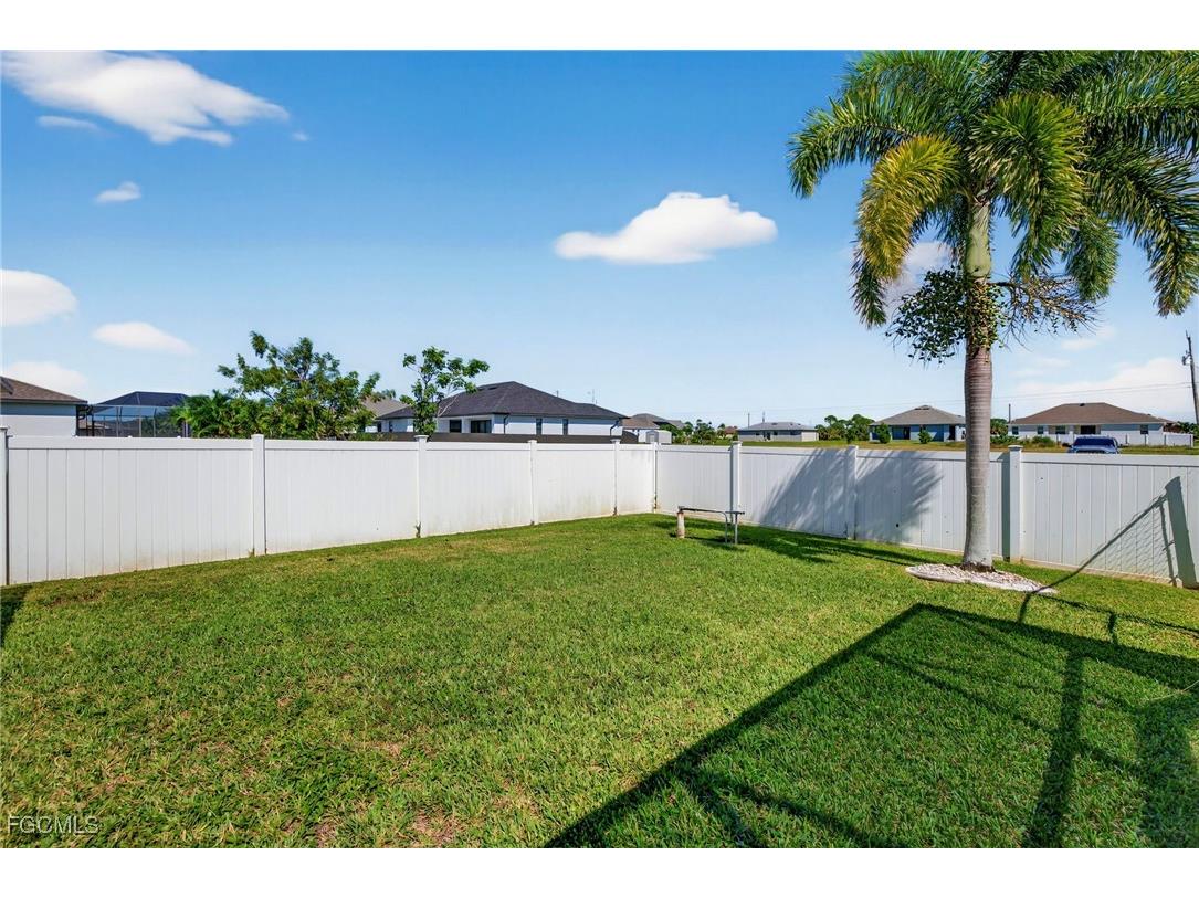 1633 NW 37th Place Cape Coral FL 33993 2025016461 image28