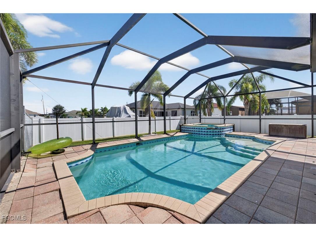 1633 NW 37th Place Cape Coral FL 33993 2025016461 image3