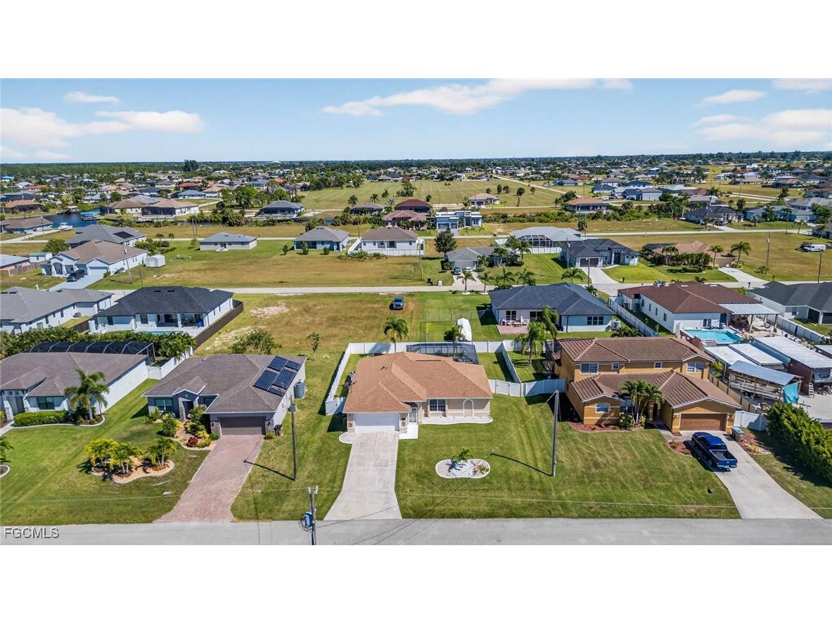 1633 NW 37th Place Cape Coral FL 33993 2025016461 image32