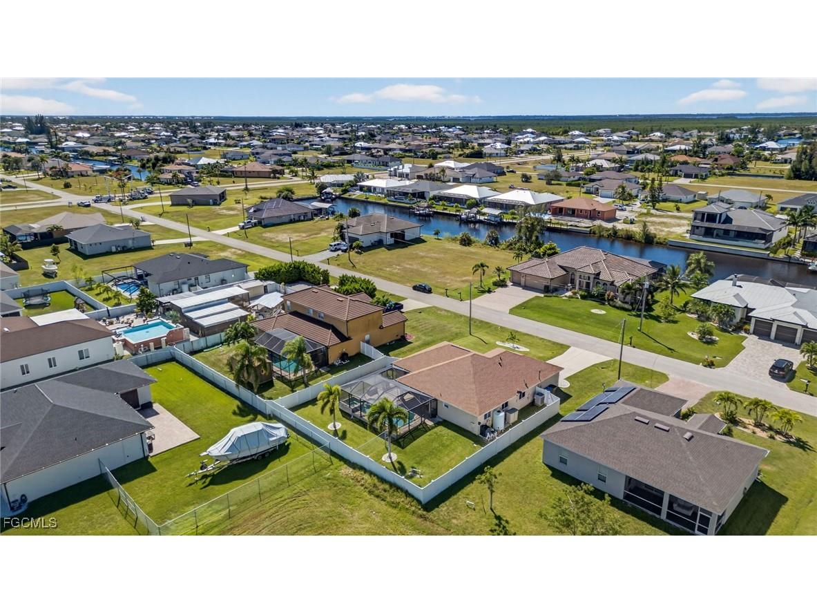 1633 NW 37th Place Cape Coral FL 33993 2025016461 image33