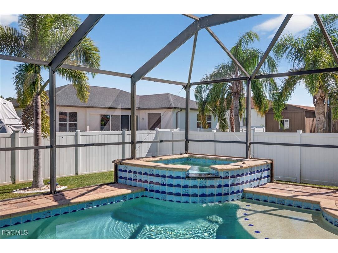 1633 NW 37th Place Cape Coral FL 33993 2025016461 image4