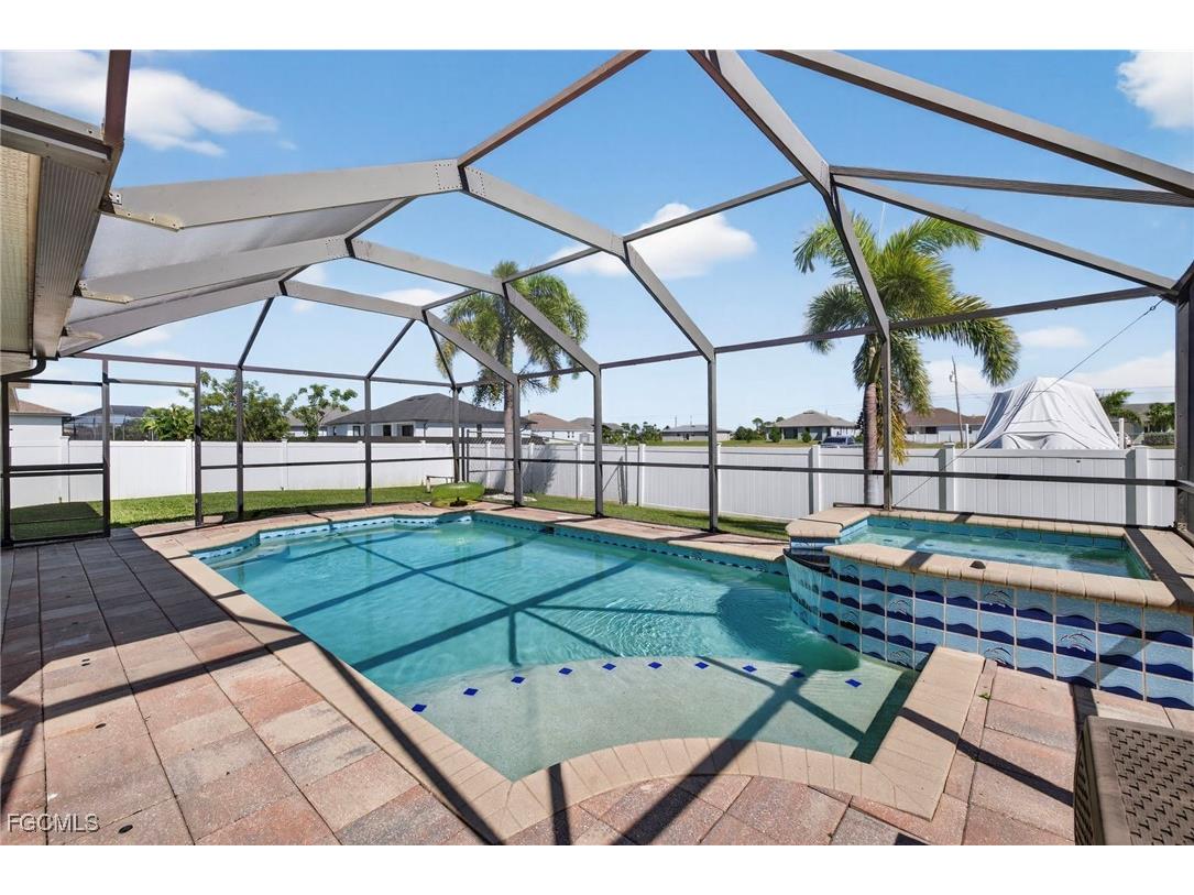 1633 NW 37th Place Cape Coral FL 33993 2025016461 image5