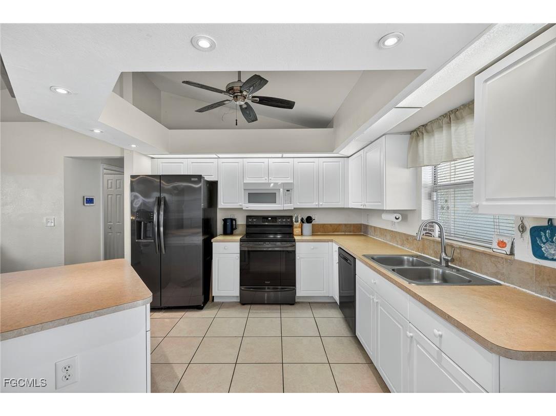 1633 NW 37th Place Cape Coral FL 33993 2025016461 image9