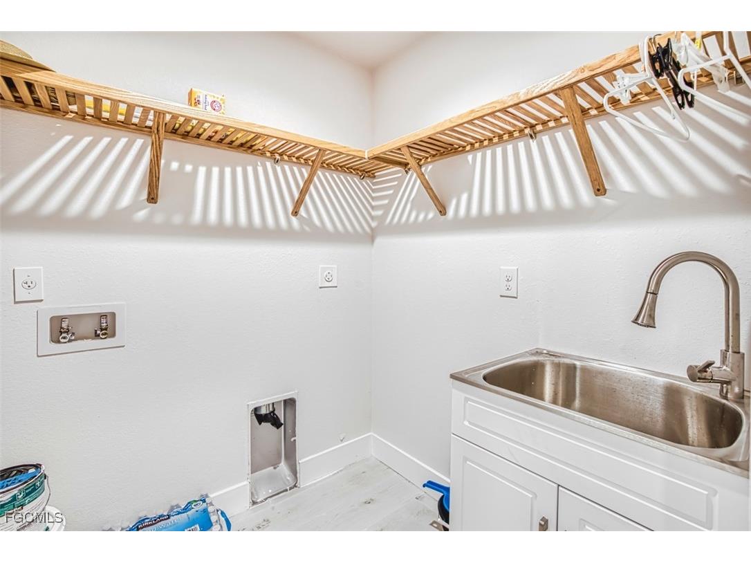 1633 SW 43rd Street Cape Coral FL 33914 2026001755 image33