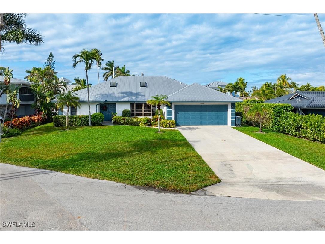 1634 Bonita Court Naples FL 34102 225008366 image1