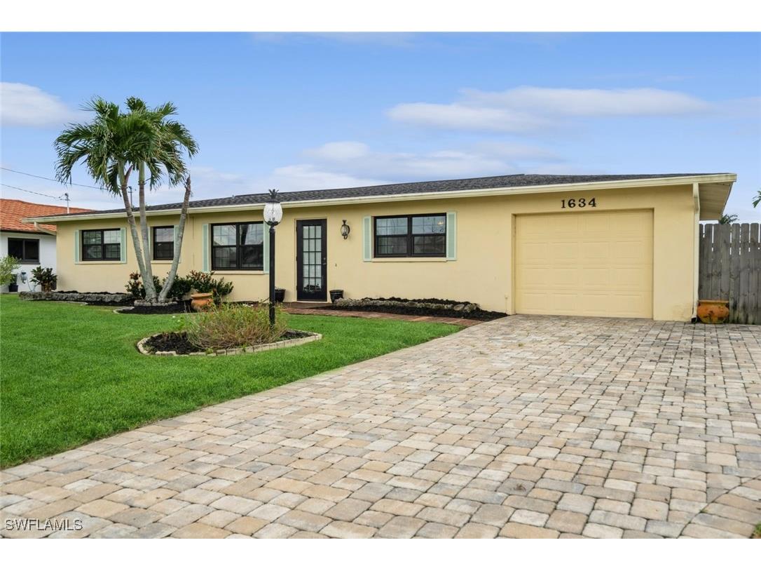 1634 SE 39th Terrace Cape Coral FL 33904 224089235 image1