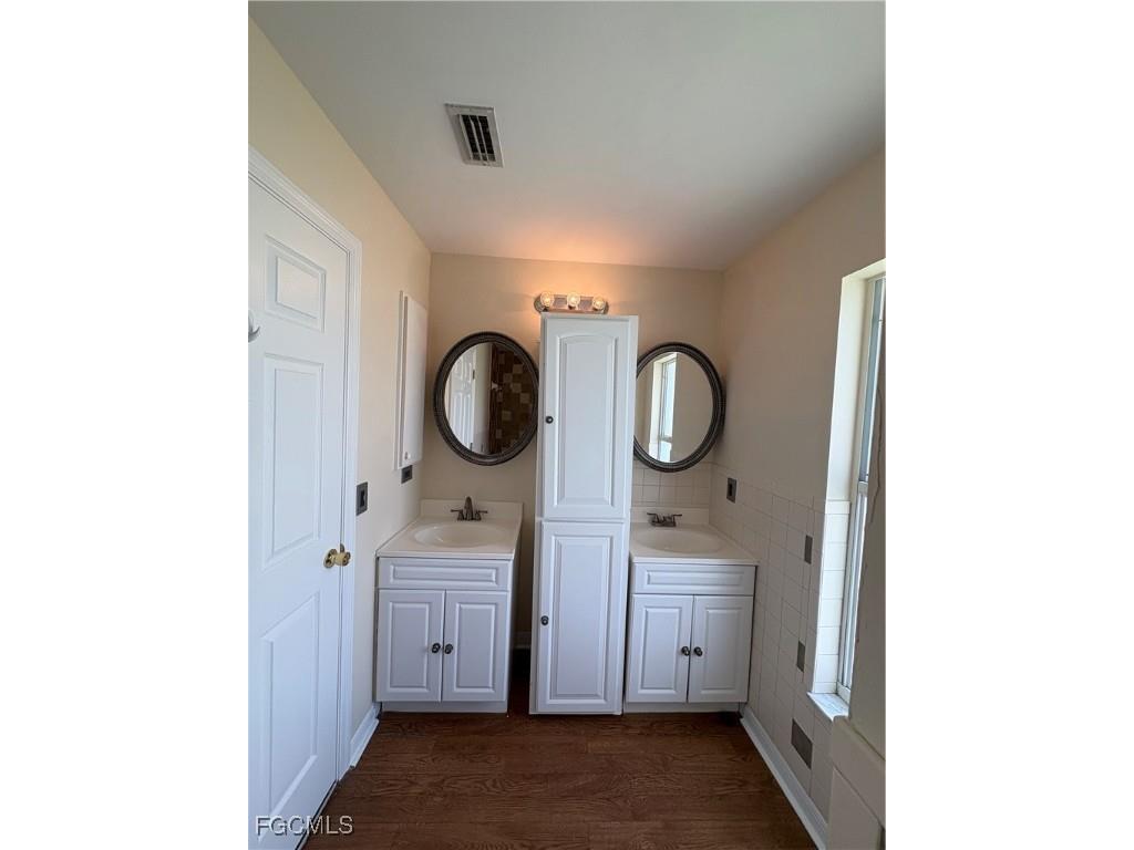 1635 SW 32nd Terrace Cape Coral FL 33914 2025002470 image10