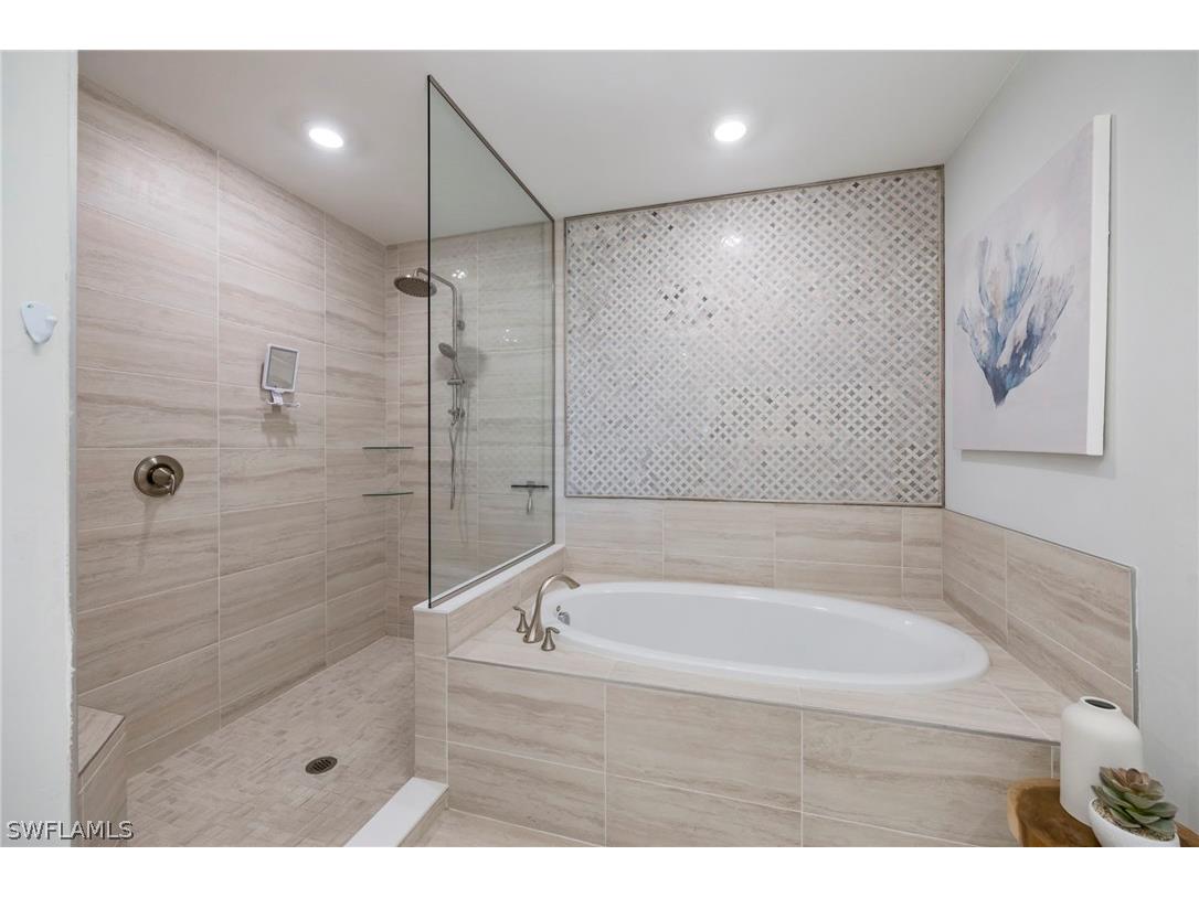 16351 Viansa Way #202 Naples FL 34110 226011330 image14