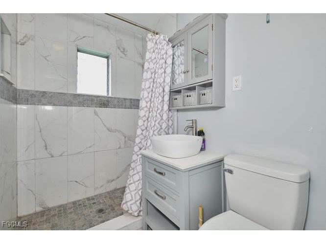 1637 Piney Road North Fort Myers FL 33903 2025005164 image17