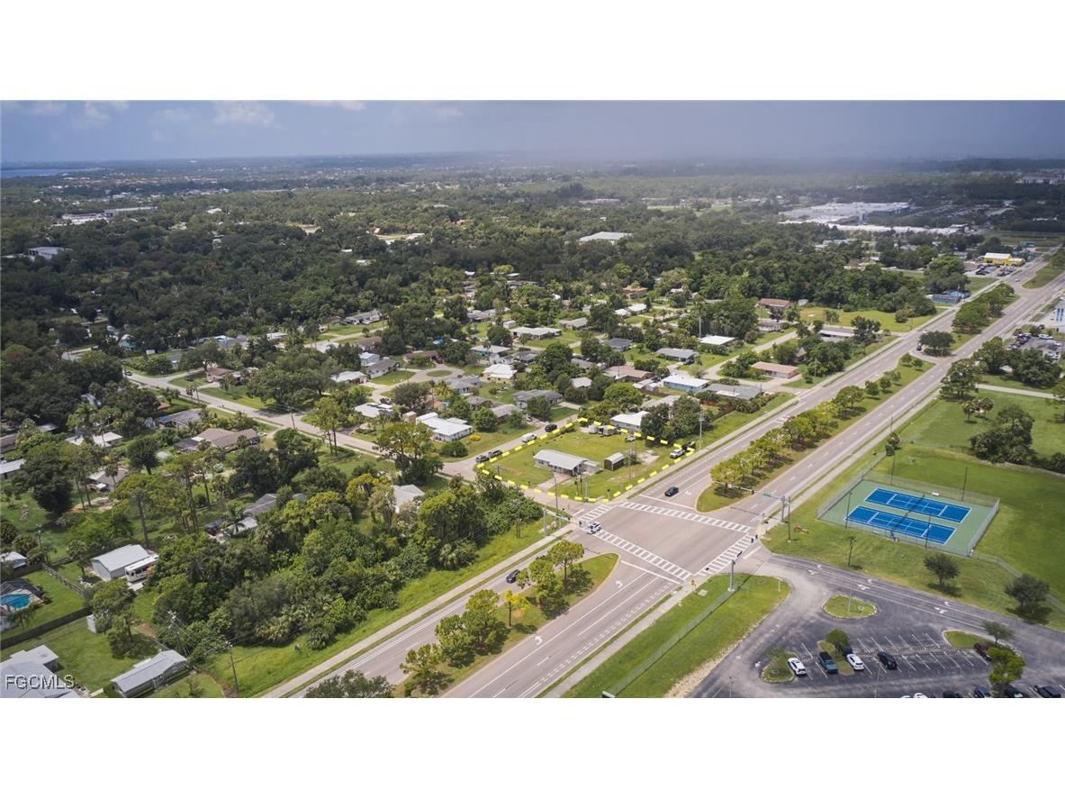 1637 Piney Road North Fort Myers FL 33903 2025005164 image40