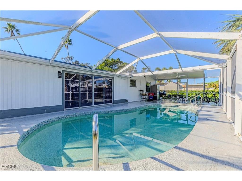 1637 Winkler Avenue Fort Myers FL 33901 2025008228 image2