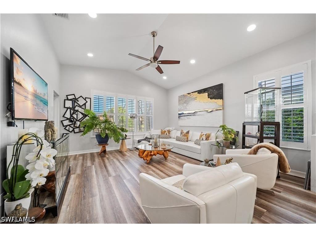 1638 Triangle Palm Terrace Naples FL 34119 226021768 image2