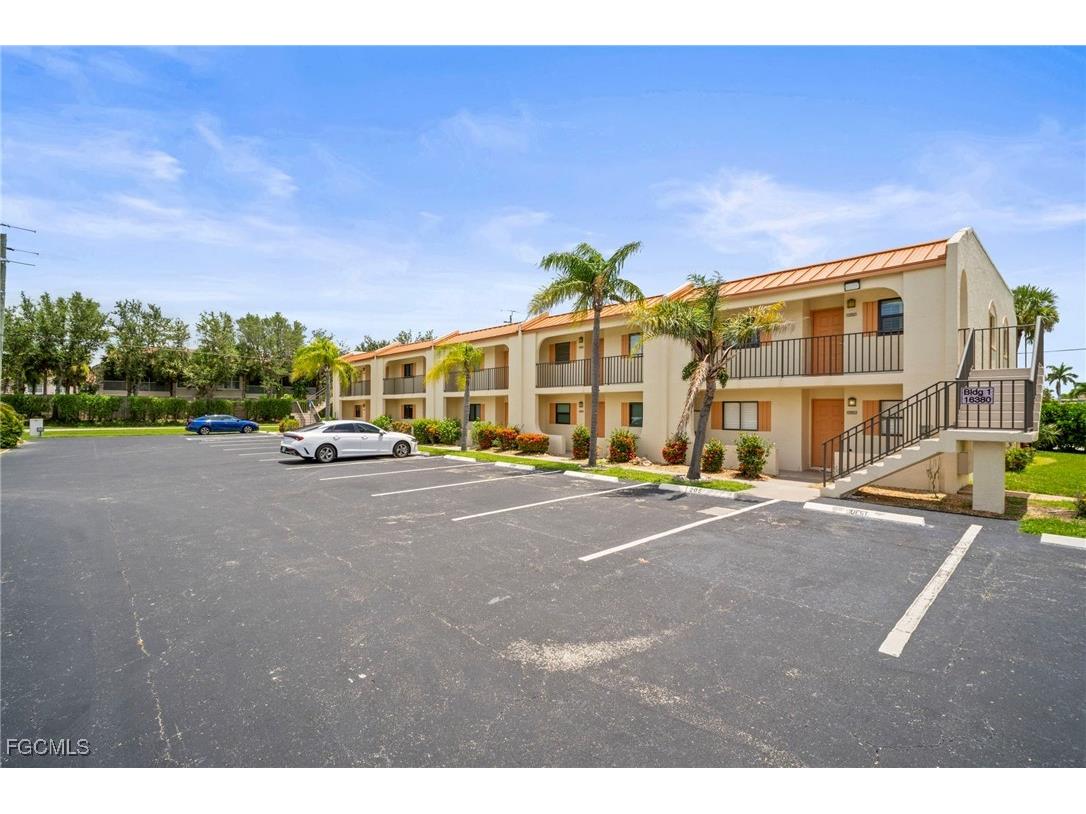 16380 Dublin Circle #101 Fort Myers FL 33908 2025000720 image3
