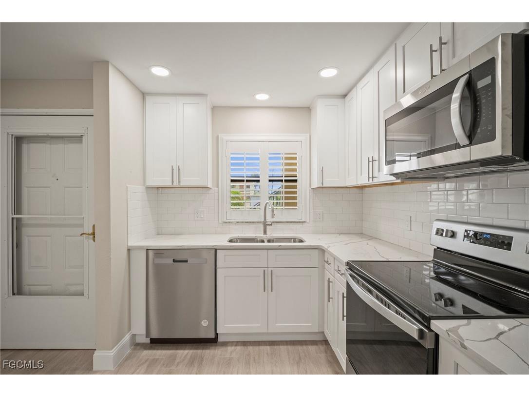 16380 Dublin Circle #101 Fort Myers FL 33908 2025000720 image8