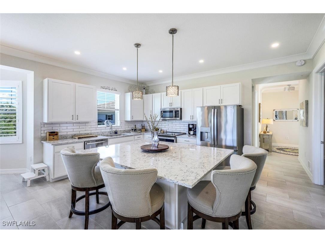 164 Indies Drive E #106 Naples FL 34114 225033434 image1