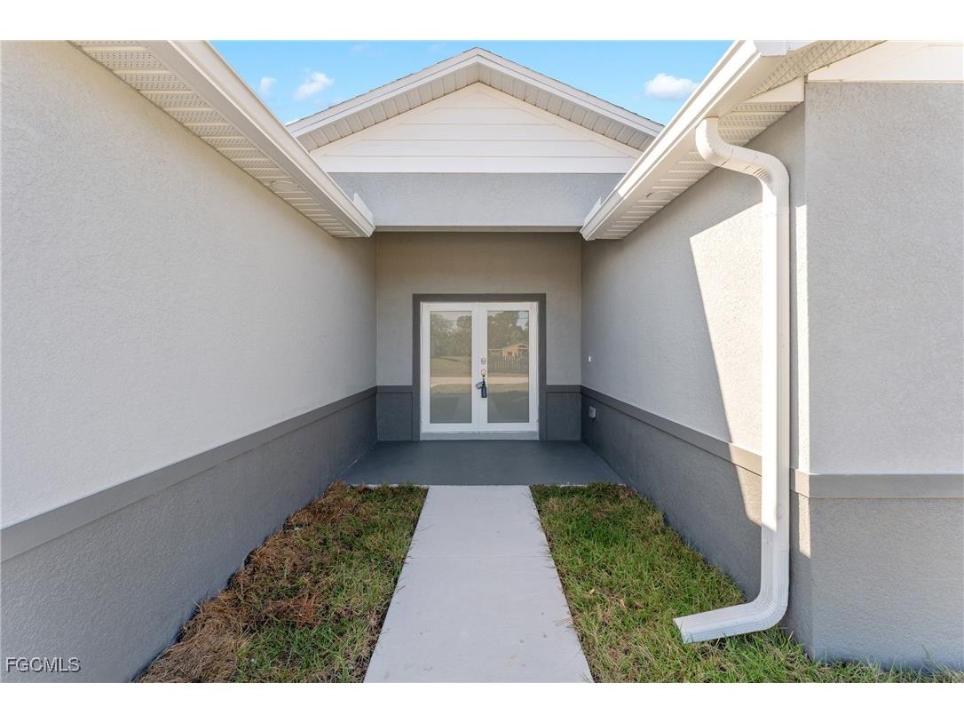 164 Thornton Avenue S Lehigh Acres FL 33974 2025024971 image3