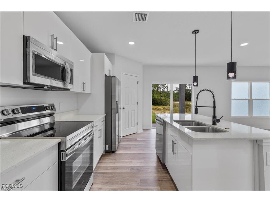 164 Thornton Avenue S Lehigh Acres FL 33974 2025024971 image4