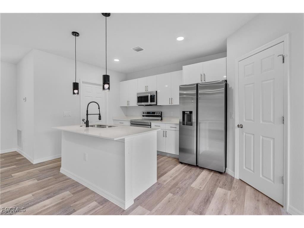 164 Thornton Avenue S Lehigh Acres FL 33974 2025024971 image5