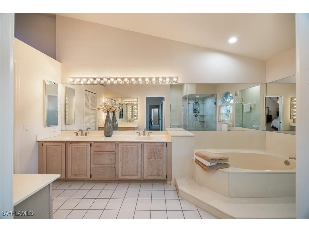 164 Via Perignon #8-4 Naples FL 34119 225043178 image18