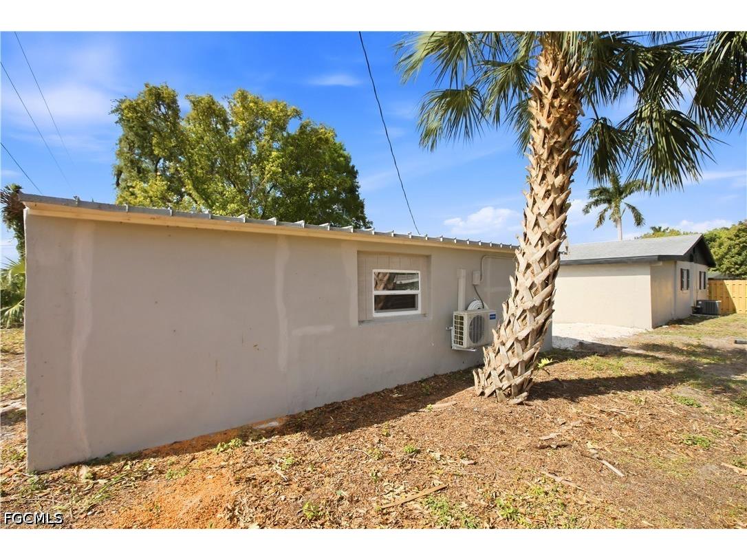 1640 Daniels Drive #B North Fort Myers FL 33917 2026018956 image4