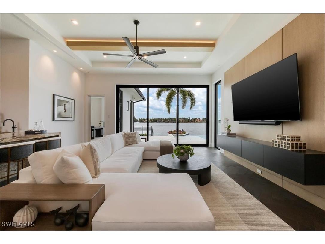 1640 Dolphin Court Naples FL 34102 225079148 image11