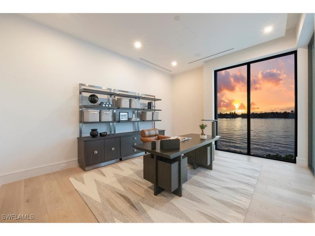 1640 Dolphin Court Naples FL 34102 225079148 image12