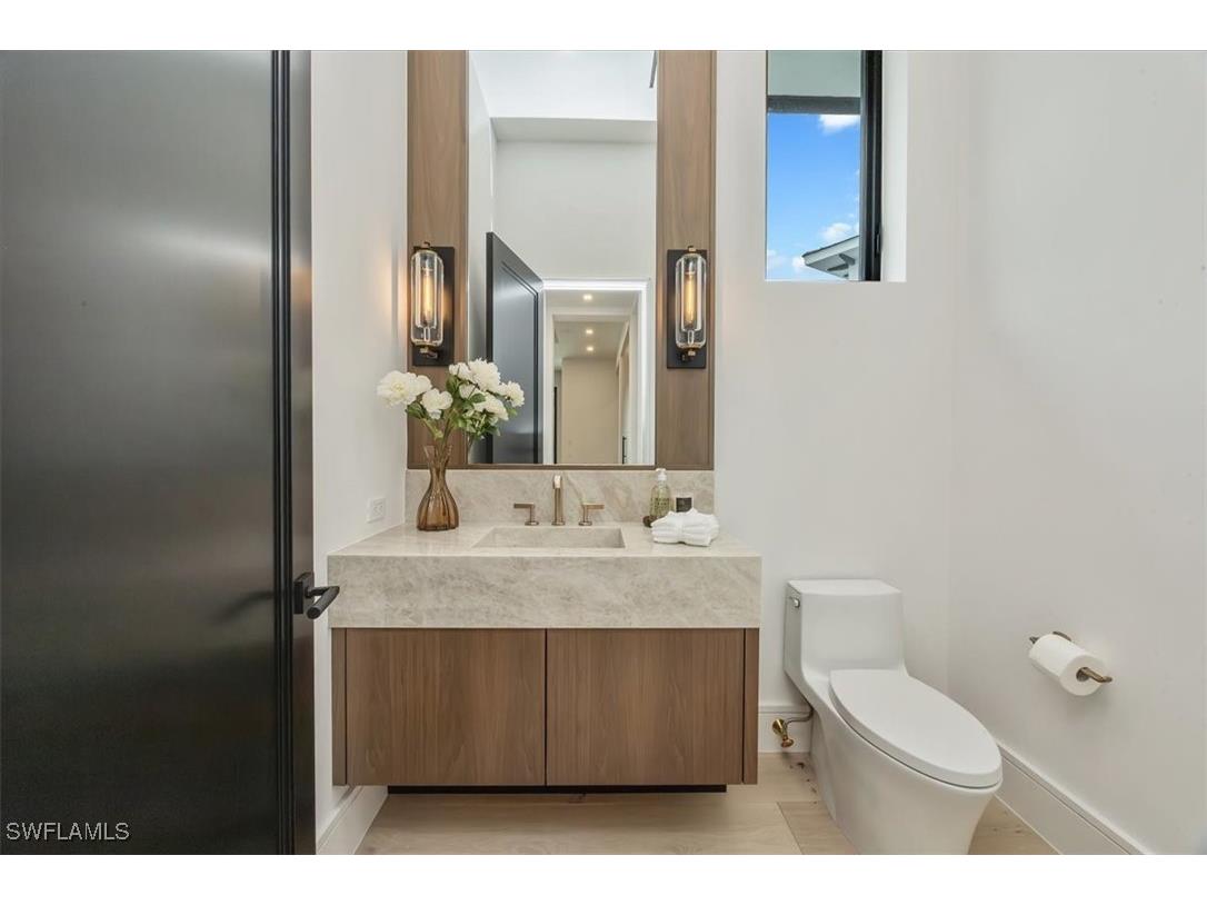 1640 Dolphin Court Naples FL 34102 225079148 image16