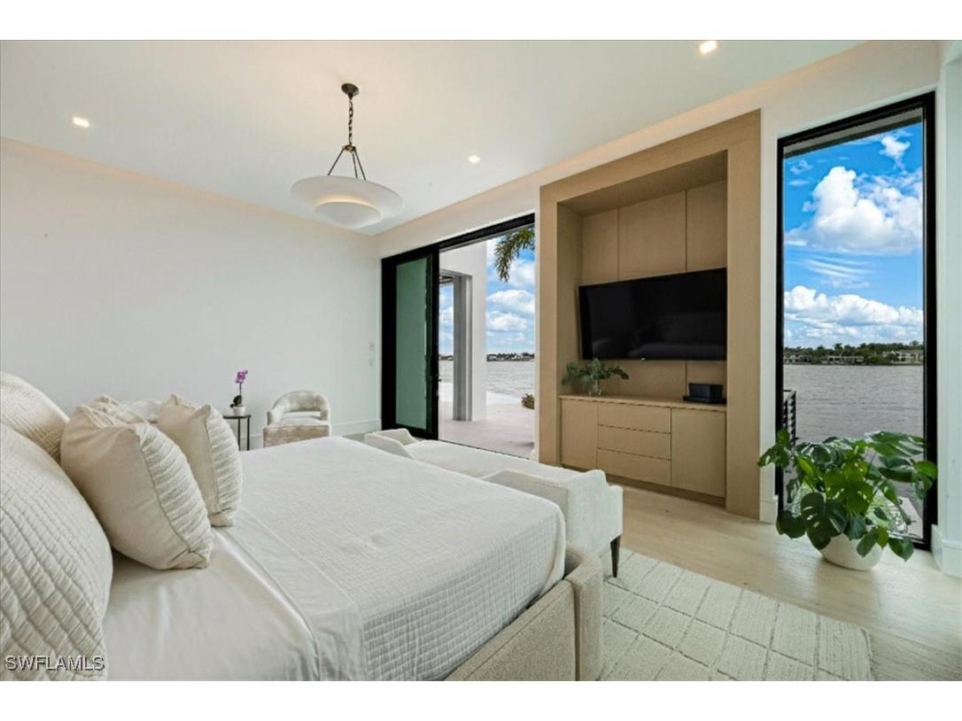 1640 Dolphin Court Naples FL 34102 225079148 image19