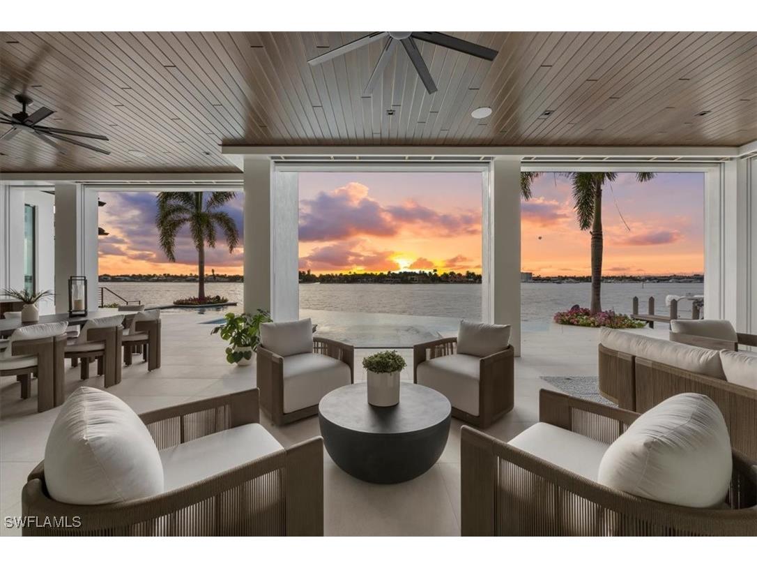 1640 Dolphin Court Naples FL 34102 225079148 image2