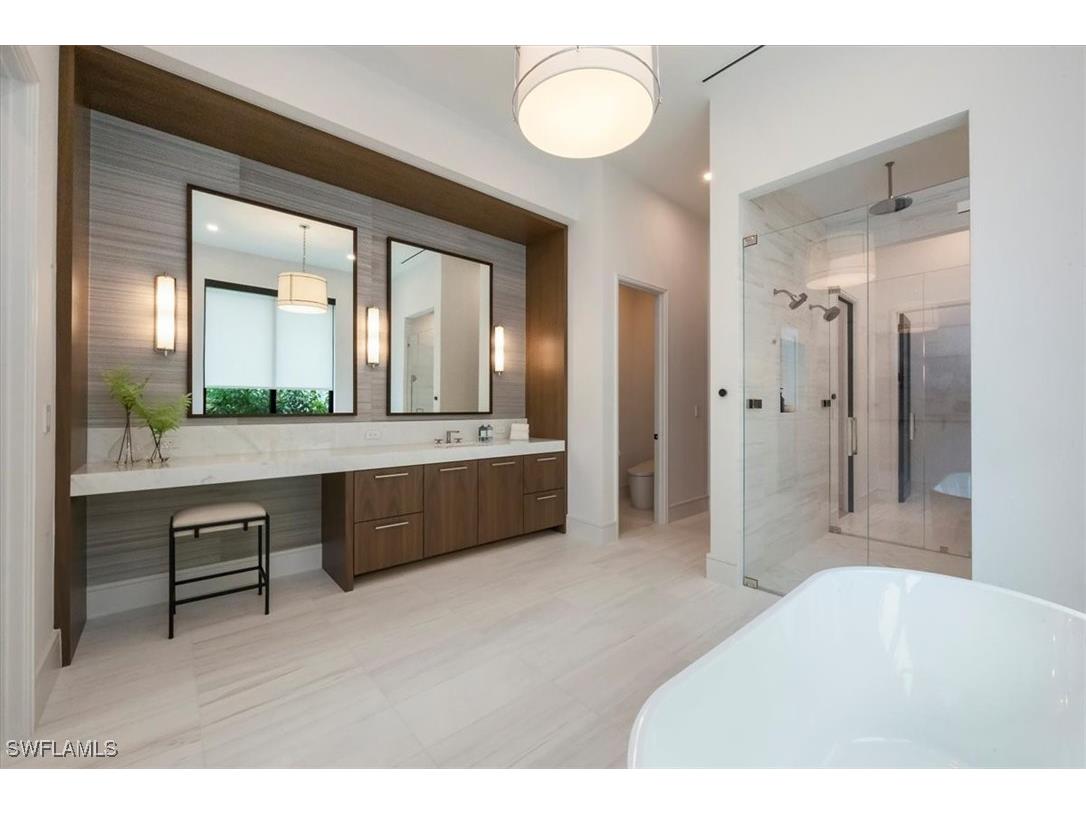 1640 Dolphin Court Naples FL 34102 225079148 image23