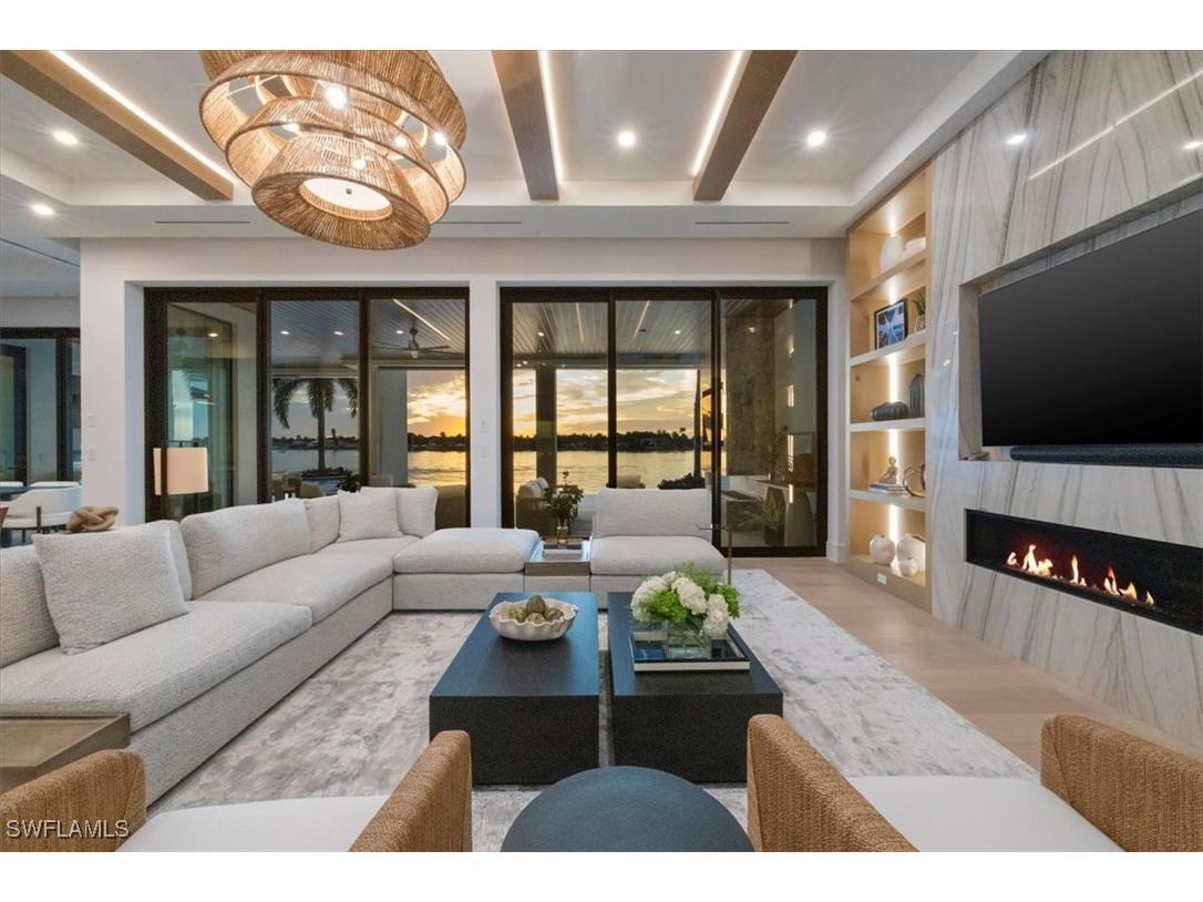 1640 Dolphin Court Naples FL 34102 225079148 image3