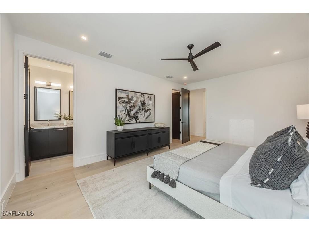 1640 Dolphin Court Naples FL 34102 225079148 image40