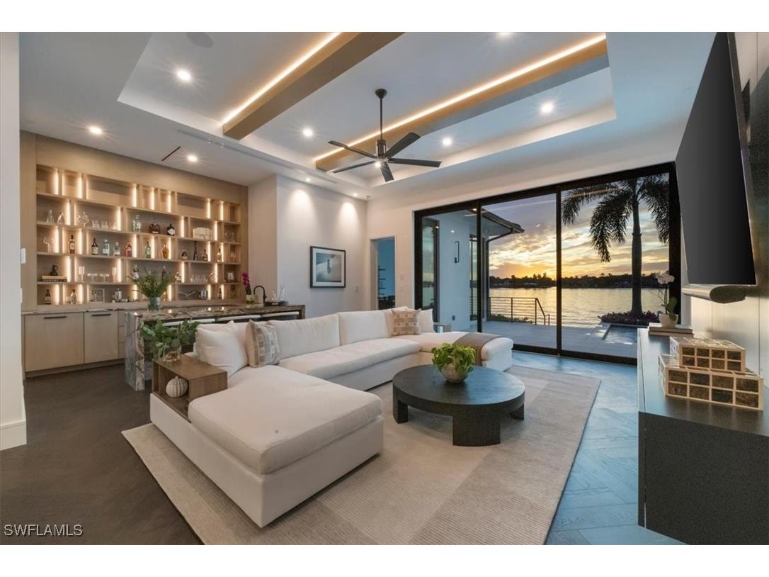 1640 Dolphin Court Naples FL 34102 225079148 image9