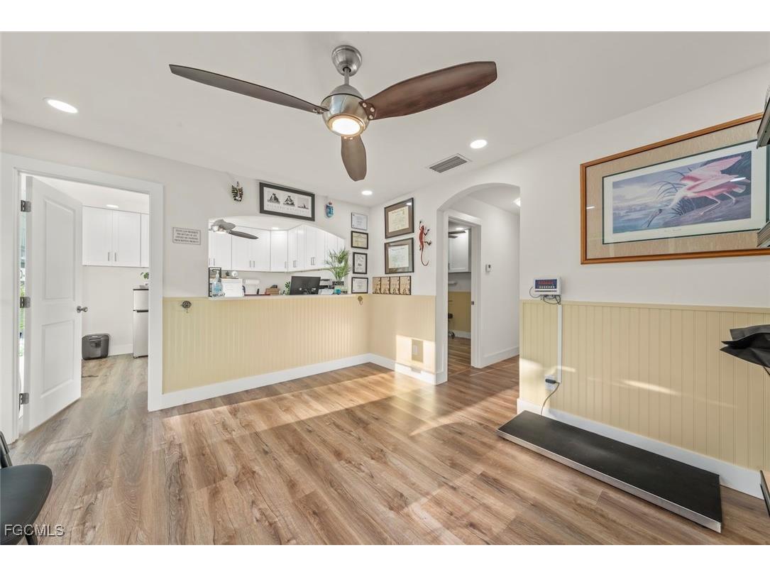 1640 Periwinkle Way #3 Sanibel FL 33957 2025012910 image12