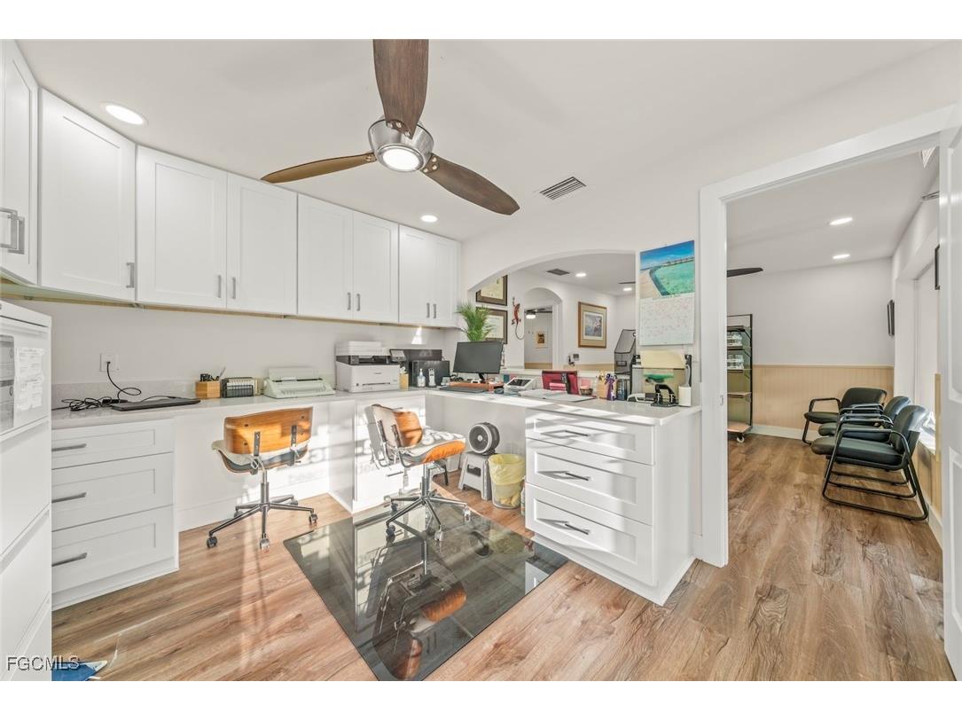 1640 Periwinkle Way #3 Sanibel FL 33957 2025012910 image14