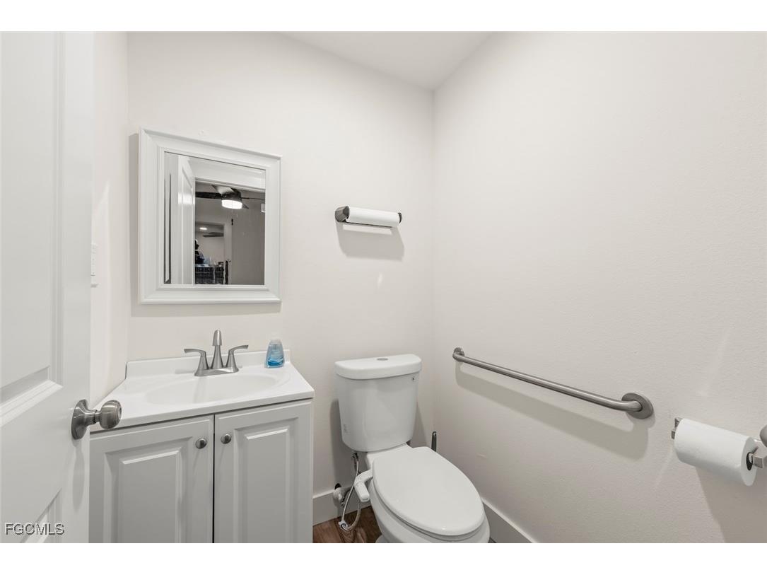 1640 Periwinkle Way #3 Sanibel FL 33957 2025012910 image35