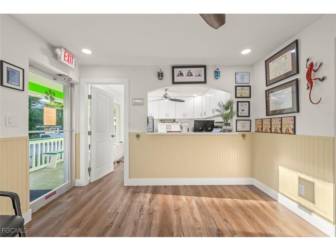 1640 Periwinkle Way #3 Sanibel FL 33957 2025012910 image9