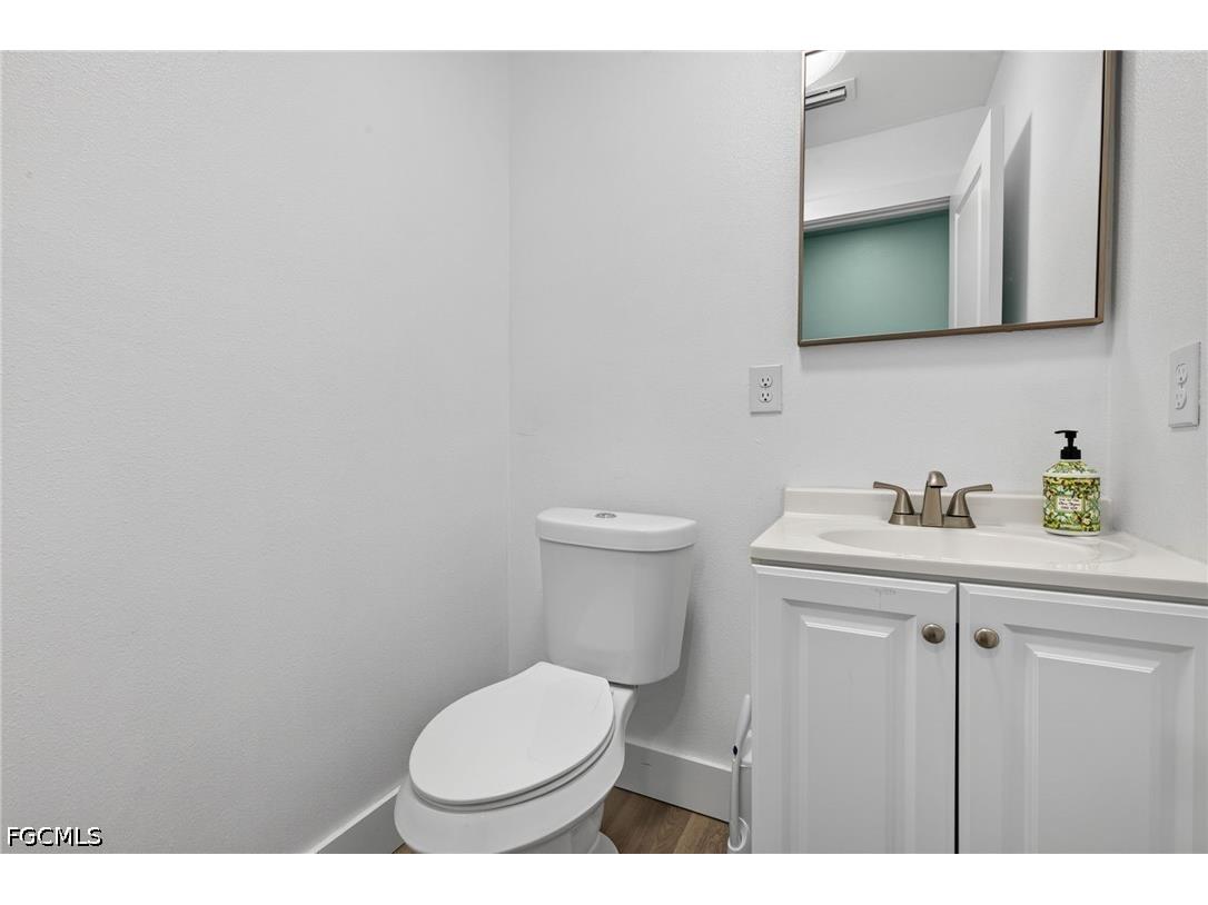1640 Periwinkle Way #5 Sanibel FL 33957 2026026479 image15