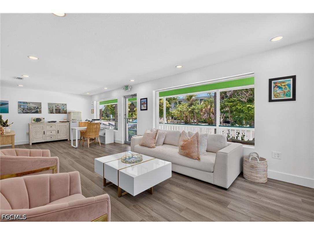 1640 Periwinkle Way #5 Sanibel FL 33957 2026026479 image8