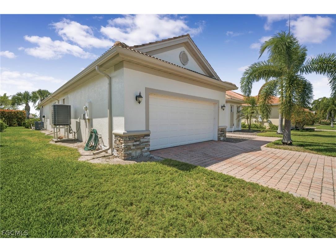 16404 Coco Hammock Way Fort Myers FL 33908 2026013963 image4