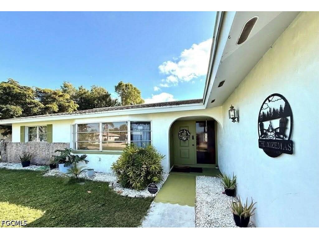 1641 Mansville Terrace North Fort Myers FL 33903 2026017998 image1