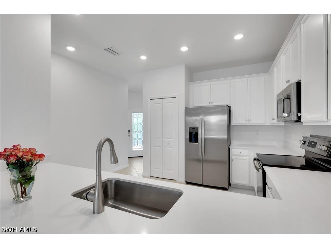 1645 Alameda Drive Naples FL 34120 226007363 image1